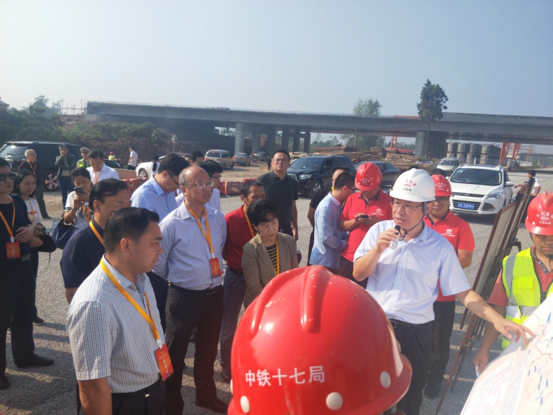 政协视察(1).jpg